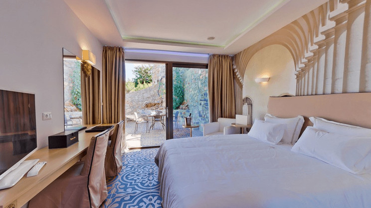 Royal Marmin Bay Boutique & Art Hotel